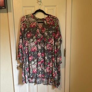 Umgee Gray and Pink Gardencore  Pleated 3/4 Sleeve Blouse